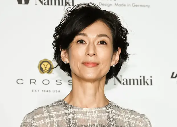 鈴木保奈美と石橋貴明の子供は何人？学校や年齢、夫婦の出会いや馴れ初めを徹底解説